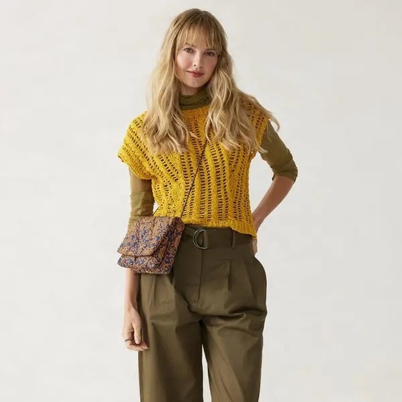 ✨BNWT - Vera Bradley Baird Hipster Crossbody in Lotus Montage Roasted Pecan✨ - Picture 4 of 11